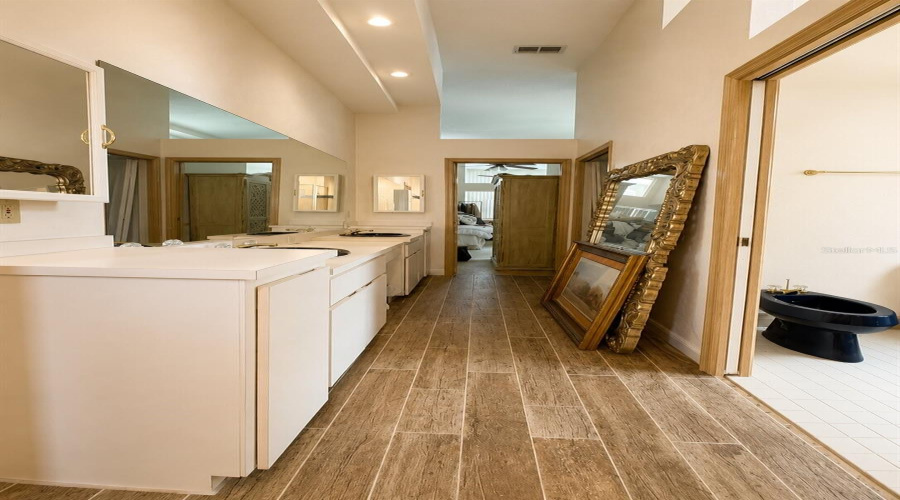 Dunedin, Florida 34698, 4 Bedroom Bedrooms, ,3 Bathroombathrooms,Residential,For Sale,Weathersfield,0,Mfrtb8542748