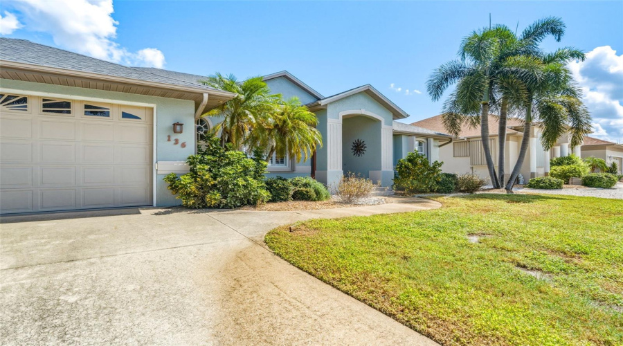 Inviting Florida Style Curb Appeal