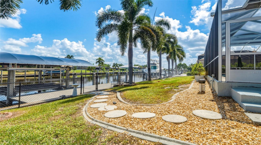 Dock &Amp; Covered Lift, Quick Harbor Access