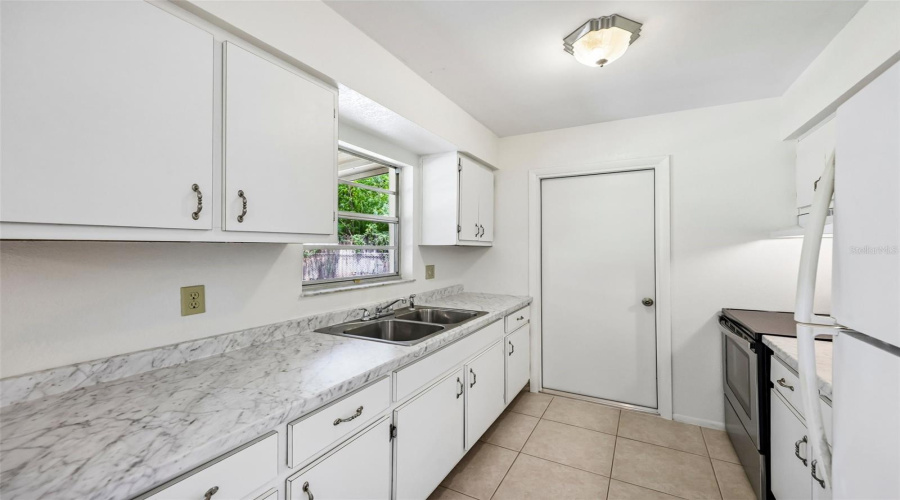 Sanford, Florida 32773, 3 Bedroom Bedrooms, ,1 Bathroombathrooms,Residential,For Sale,Loch Low,0,Mfro6436657