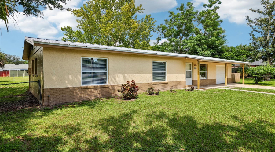 Sanford, Florida 32773, 3 Bedroom Bedrooms, ,1 Bathroombathrooms,Residential,For Sale,Loch Low,0,Mfro6436657