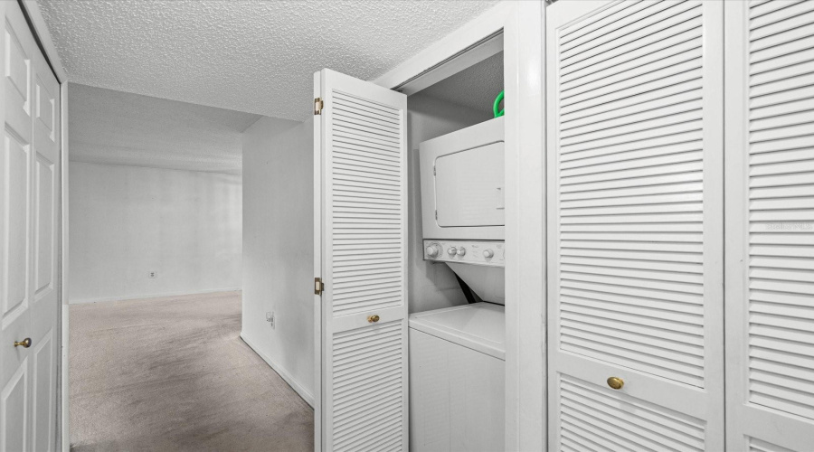 Clearwater, Florida 33761, 2 Bedroom Bedrooms, ,2 Bathroombathrooms,Residential,For Sale,Estancia,0,Mfrtb8541827