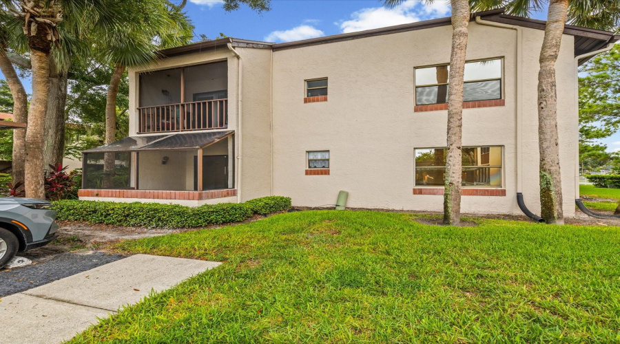 Clearwater, Florida 33761, 2 Bedroom Bedrooms, ,2 Bathroombathrooms,Residential,For Sale,Estancia,0,Mfrtb8541827