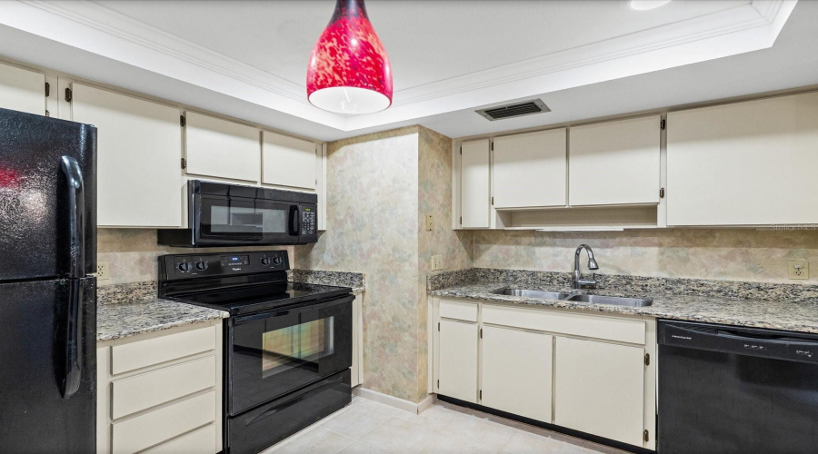 Clearwater, Florida 33761, 2 Bedroom Bedrooms, ,2 Bathroombathrooms,Residential,For Sale,Estancia,0,Mfrtb8541827