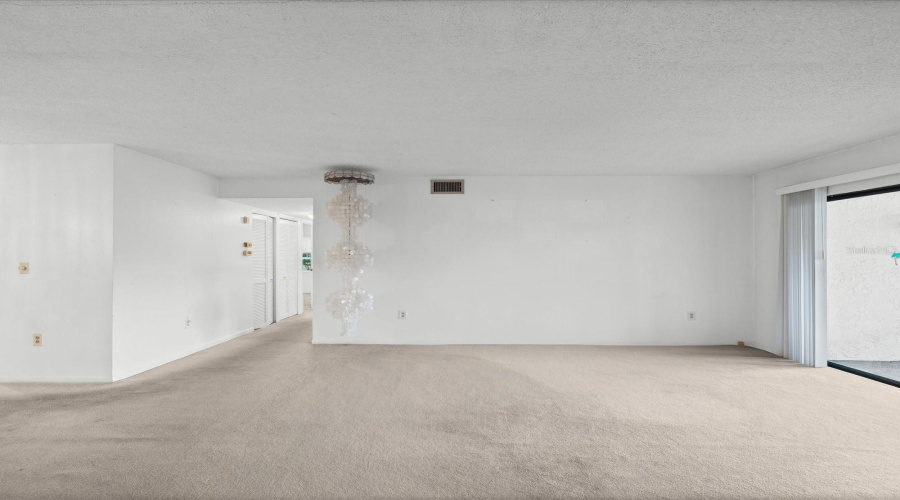 Clearwater, Florida 33761, 2 Bedroom Bedrooms, ,2 Bathroombathrooms,Residential,For Sale,Estancia,0,Mfrtb8541827