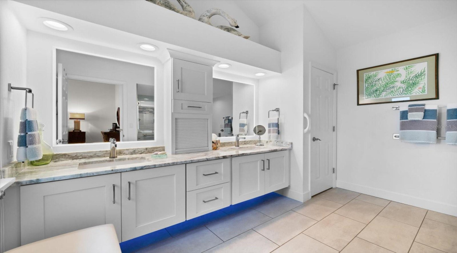 Bradenton, Florida 34210, 2 Bedroom Bedrooms, ,2 Bathroombathrooms,Residential,For Sale,Tidy Island,0,Mfra4674328