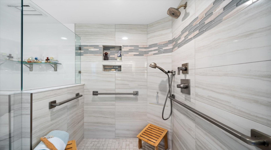 Bradenton, Florida 34210, 2 Bedroom Bedrooms, ,2 Bathroombathrooms,Residential,For Sale,Tidy Island,0,Mfra4674328