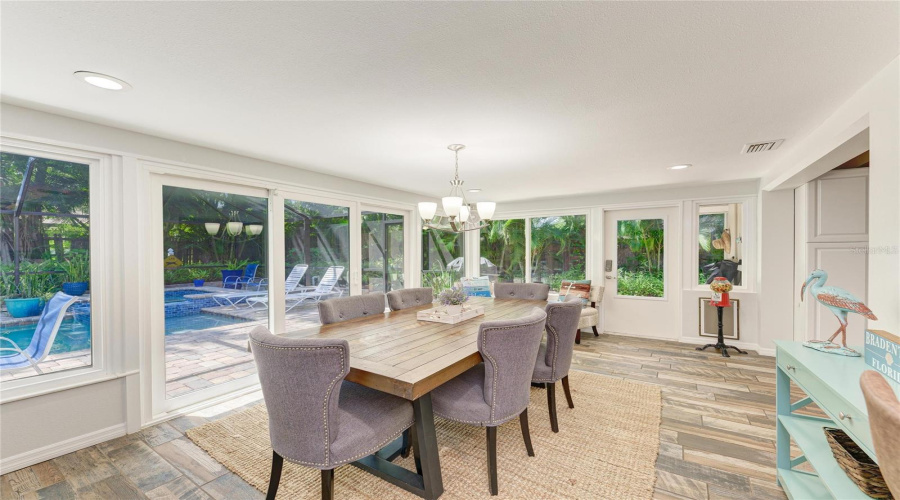 Bradenton, Florida 34205, 3 Bedroom Bedrooms, ,3 Bathroombathrooms,Residential,For Sale,21St,0,Mfra4703806