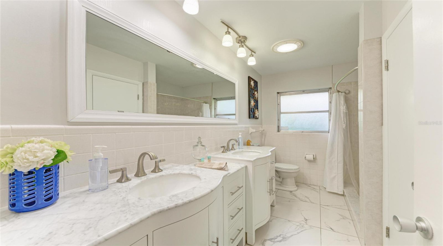 3Rd Bath/Dual Sinks