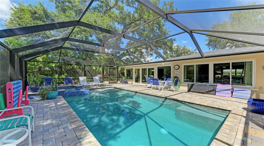 Bradenton, Florida 34205, 3 Bedroom Bedrooms, ,3 Bathroombathrooms,Residential,For Sale,21St,0,Mfra4703806