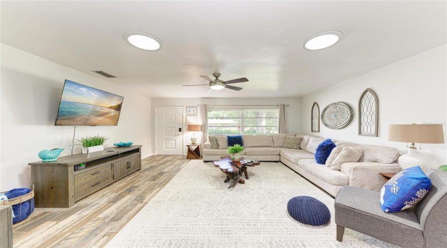 Bradenton, Florida 34205, 3 Bedroom Bedrooms, ,3 Bathroombathrooms,Residential,For Sale,21St,0,Mfra4703806
