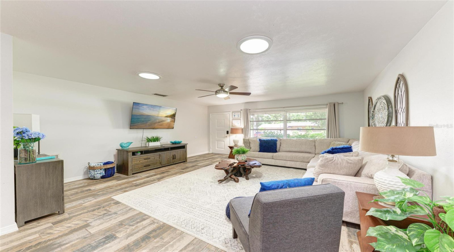 Bradenton, Florida 34205, 3 Bedroom Bedrooms, ,3 Bathroombathrooms,Residential,For Sale,21St,0,Mfra4703806