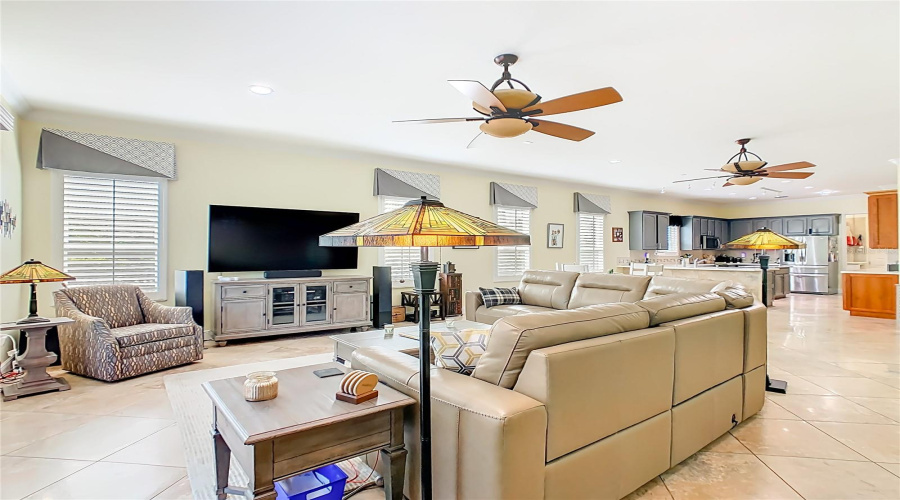 Kissimmee, Florida 34759, 3 Bedroom Bedrooms, ,2 Bathroombathrooms,Residential,For Sale,Glendora,0,Mfrfc319708