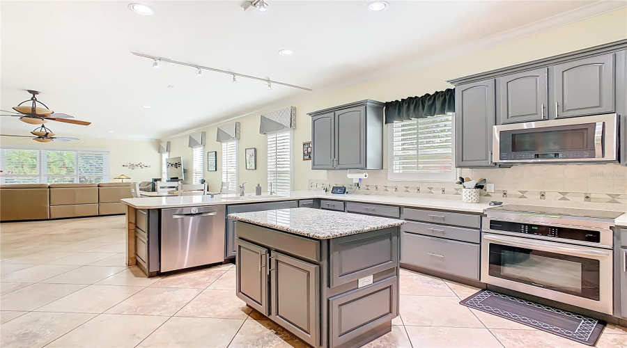 Kissimmee, Florida 34759, 3 Bedroom Bedrooms, ,2 Bathroombathrooms,Residential,For Sale,Glendora,0,Mfrfc319708