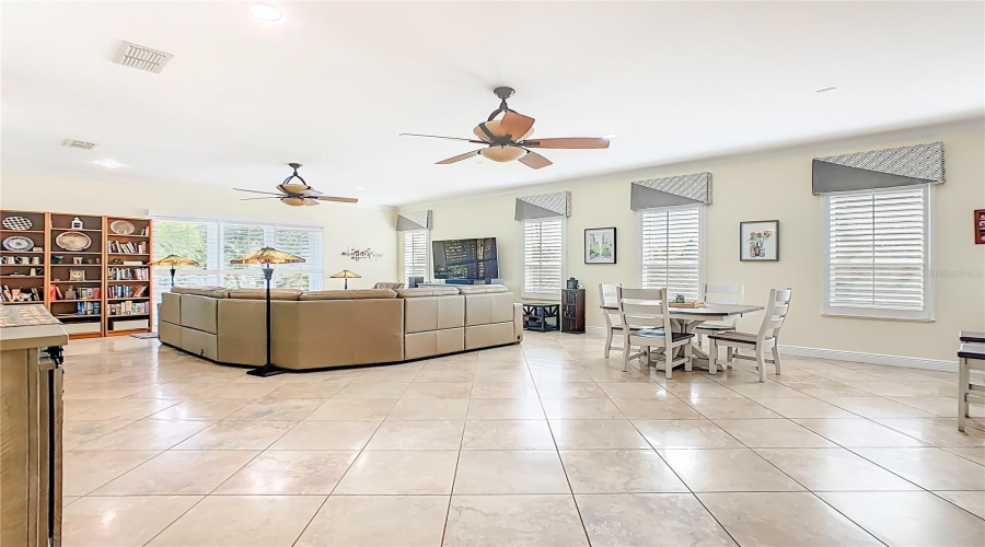 Kissimmee, Florida 34759, 3 Bedroom Bedrooms, ,2 Bathroombathrooms,Residential,For Sale,Glendora,0,Mfrfc319708