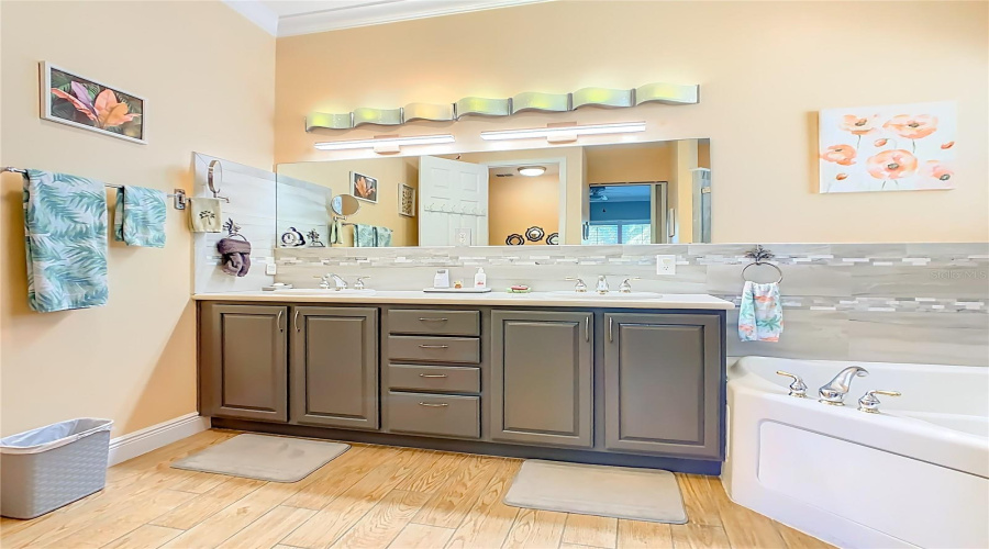 Kissimmee, Florida 34759, 3 Bedroom Bedrooms, ,2 Bathroombathrooms,Residential,For Sale,Glendora,0,Mfrfc319708