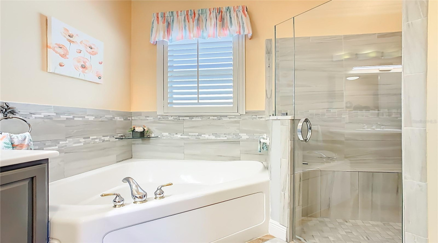 Kissimmee, Florida 34759, 3 Bedroom Bedrooms, ,2 Bathroombathrooms,Residential,For Sale,Glendora,0,Mfrfc319708