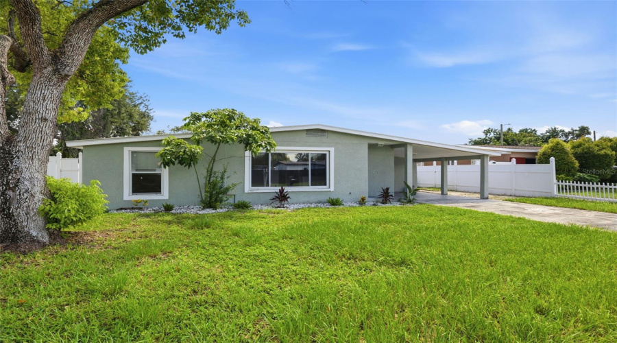Tampa, Florida 33615, 4 Bedroom Bedrooms, ,3 Bathroombathrooms,Residential,For Sale,Tanglewood,0,Mfrtb8543001