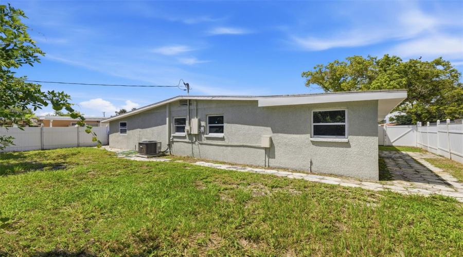 Tampa, Florida 33615, 4 Bedroom Bedrooms, ,3 Bathroombathrooms,Residential,For Sale,Tanglewood,0,Mfrtb8543001