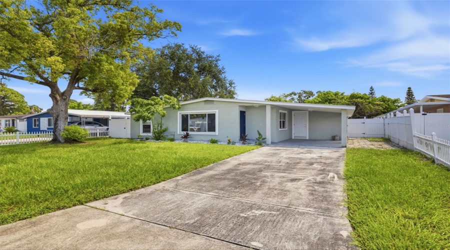 Tampa, Florida 33615, 4 Bedroom Bedrooms, ,3 Bathroombathrooms,Residential,For Sale,Tanglewood,0,Mfrtb8543001