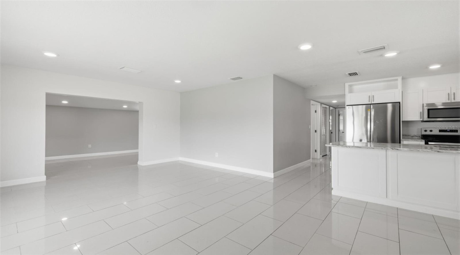 Tampa, Florida 33615, 4 Bedroom Bedrooms, ,3 Bathroombathrooms,Residential,For Sale,Tanglewood,0,Mfrtb8543001