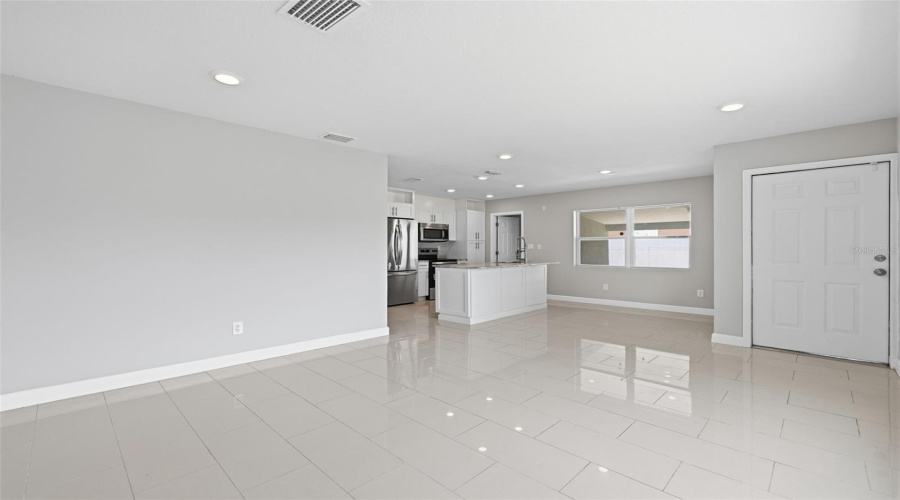 Tampa, Florida 33615, 4 Bedroom Bedrooms, ,3 Bathroombathrooms,Residential,For Sale,Tanglewood,0,Mfrtb8543001