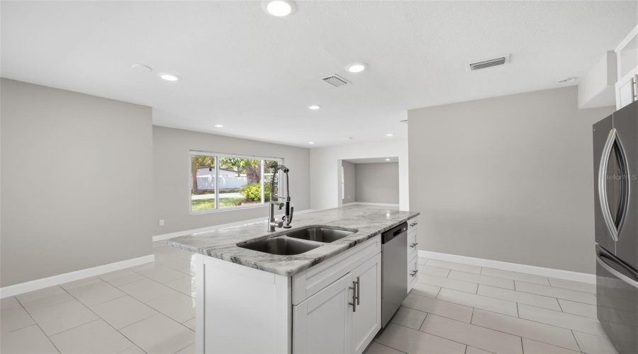 Tampa, Florida 33615, 4 Bedroom Bedrooms, ,3 Bathroombathrooms,Residential,For Sale,Tanglewood,0,Mfrtb8543001