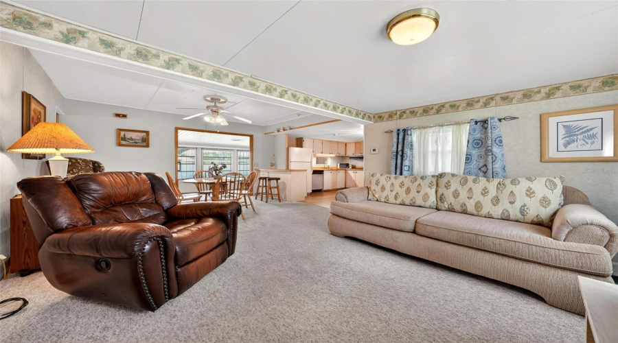 Tavares, Florida 32778, 3 Bedroom Bedrooms, ,2 Bathroombathrooms,Residential,For Sale,Hickory,0,Mfrg5109523