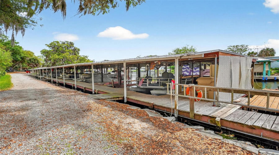 Tavares, Florida 32778, 3 Bedroom Bedrooms, ,2 Bathroombathrooms,Residential,For Sale,Hickory,0,Mfrg5109523
