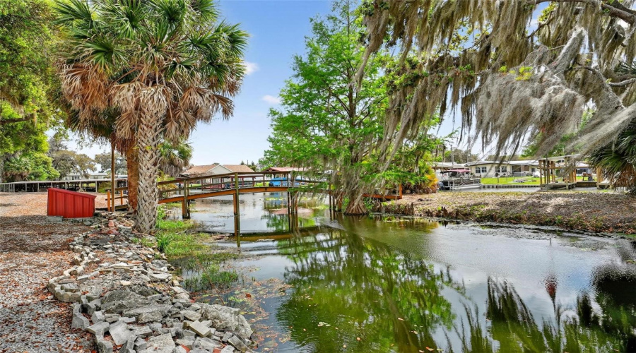 Tavares, Florida 32778, 3 Bedroom Bedrooms, ,2 Bathroombathrooms,Residential,For Sale,Hickory,0,Mfrg5109523