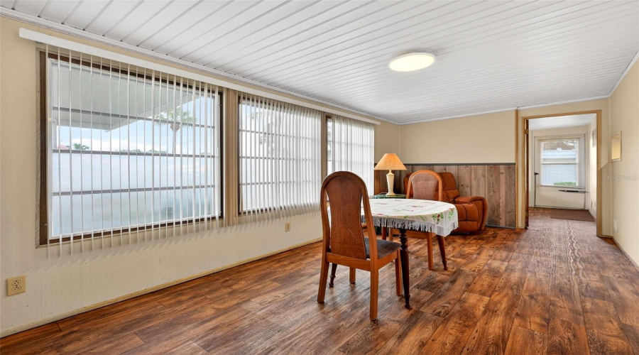 Tavares, Florida 32778, 3 Bedroom Bedrooms, ,2 Bathroombathrooms,Residential,For Sale,Hickory,0,Mfrg5109523