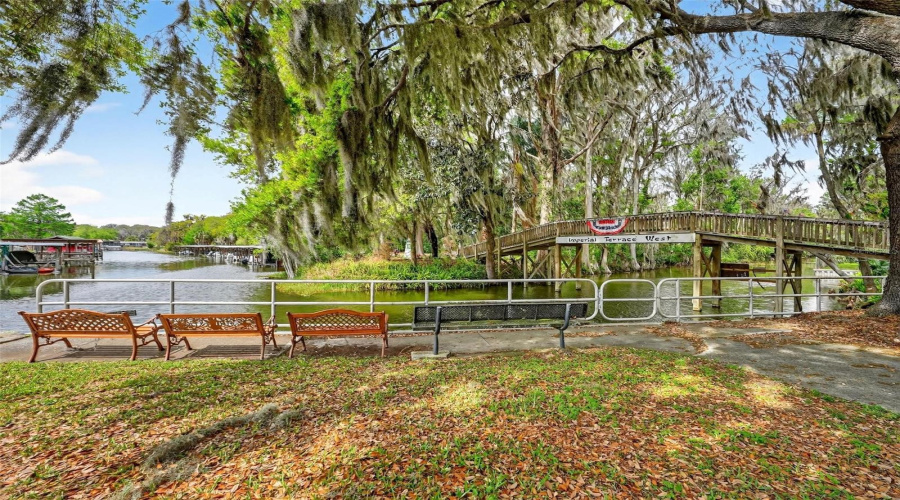 Tavares, Florida 32778, 3 Bedroom Bedrooms, ,2 Bathroombathrooms,Residential,For Sale,Hickory,0,Mfrg5109523