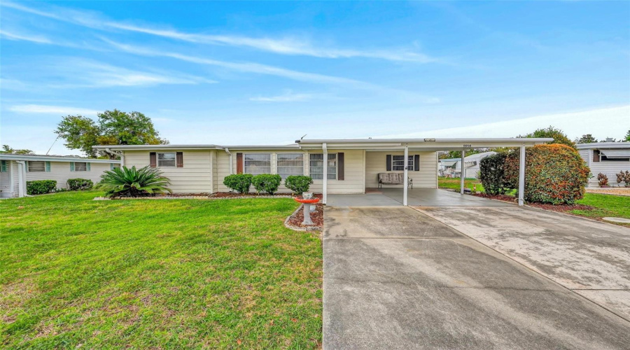 Tavares, Florida 32778, 3 Bedroom Bedrooms, ,2 Bathroombathrooms,Residential,For Sale,Hickory,0,Mfrg5109523