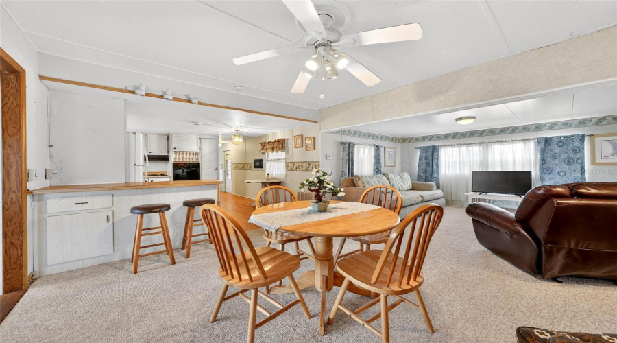 Tavares, Florida 32778, 3 Bedroom Bedrooms, ,2 Bathroombathrooms,Residential,For Sale,Hickory,0,Mfrg5109523