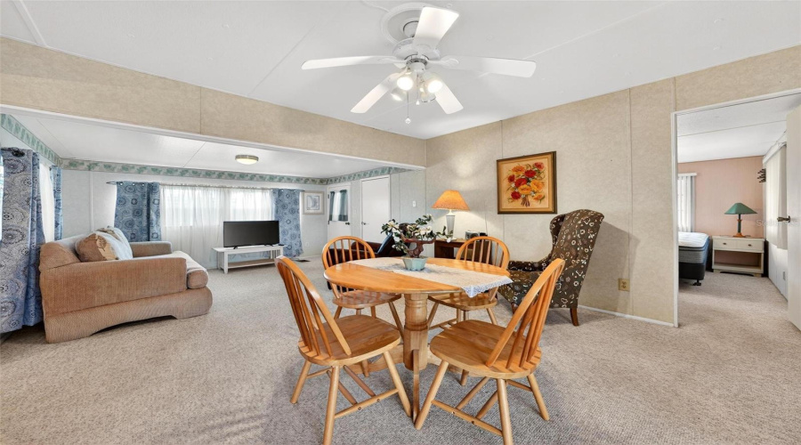 Tavares, Florida 32778, 3 Bedroom Bedrooms, ,2 Bathroombathrooms,Residential,For Sale,Hickory,0,Mfrg5109523