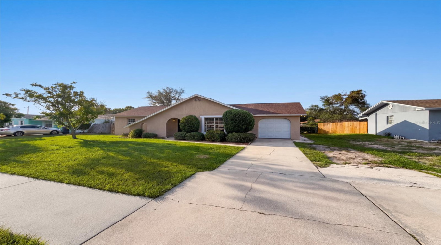 Deltona, Florida 32725, 3 Bedroom Bedrooms, ,2 Bathroombathrooms,Residential,For Sale,Fruitland,0,Mfro6415149