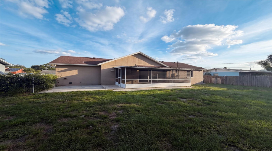 Deltona, Florida 32725, 3 Bedroom Bedrooms, ,2 Bathroombathrooms,Residential,For Sale,Fruitland,0,Mfro6415149