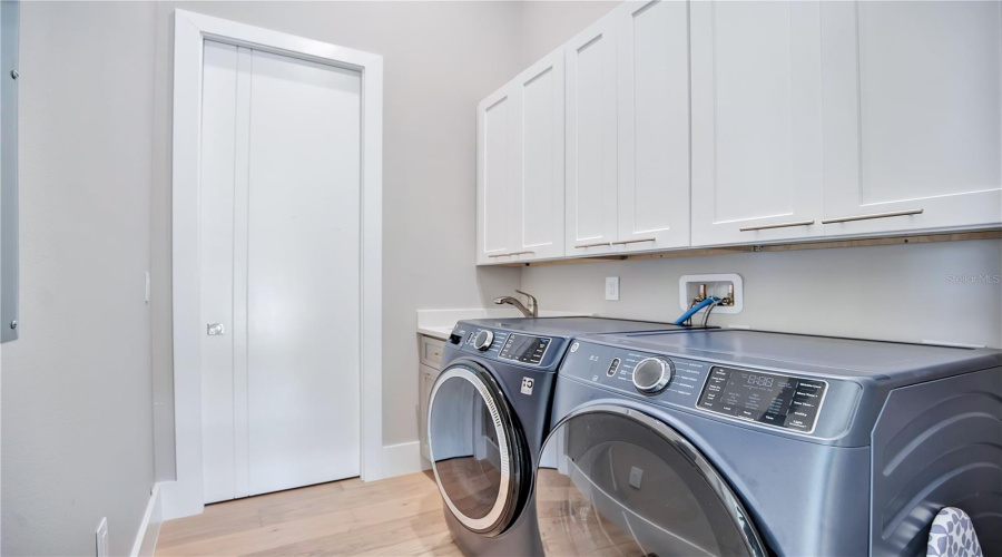 Winter Park, Florida 32789, 3 Bedroom Bedrooms, ,2 Bathroombathrooms,Residential,For Sale,Kindel,0,Mfro6436815