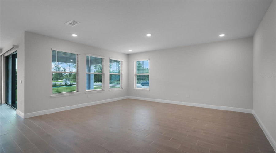 Winter Garden, Florida 34787, 4 Bedroom Bedrooms, ,3 Bathroombathrooms,Residential,For Sale,Shine View,0,Mfro6430277