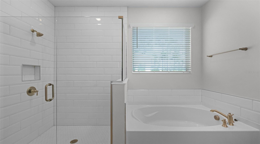 Winter Garden, Florida 34787, 4 Bedroom Bedrooms, ,3 Bathroombathrooms,Residential,For Sale,Shine View,0,Mfro6430277