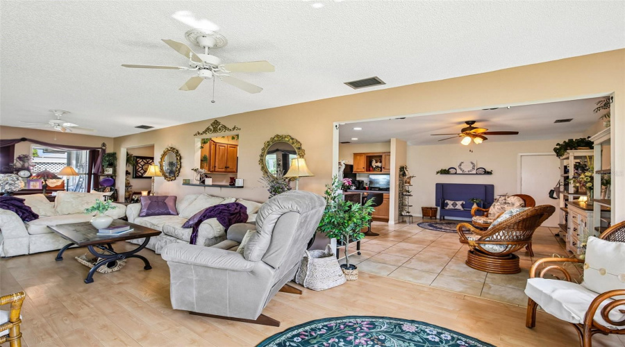 Sun City Center, Florida 33573, 2 Bedroom Bedrooms, ,2 Bathroombathrooms,Residential,For Sale,Allegheny,0,Mfrtb8539487