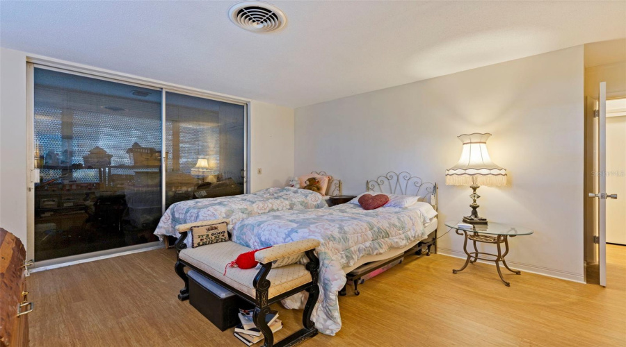 St Petersburg, Florida 33701, 1 Bedroom Bedrooms, ,1 Bathroombathrooms,Residential,For Sale,North Shore,0,Mfrtb8463460