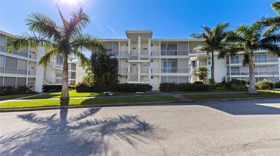 St Petersburg, Florida 33701, 1 Bedroom Bedrooms, ,1 Bathroombathrooms,Residential,For Sale,North Shore,0,Mfrtb8463460