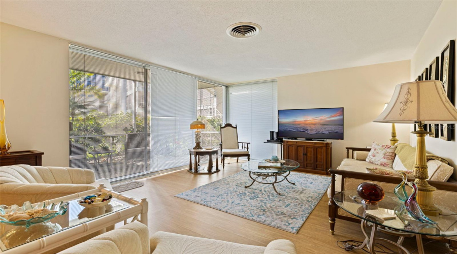 St Petersburg, Florida 33701, 1 Bedroom Bedrooms, ,1 Bathroombathrooms,Residential,For Sale,North Shore,0,Mfrtb8463460