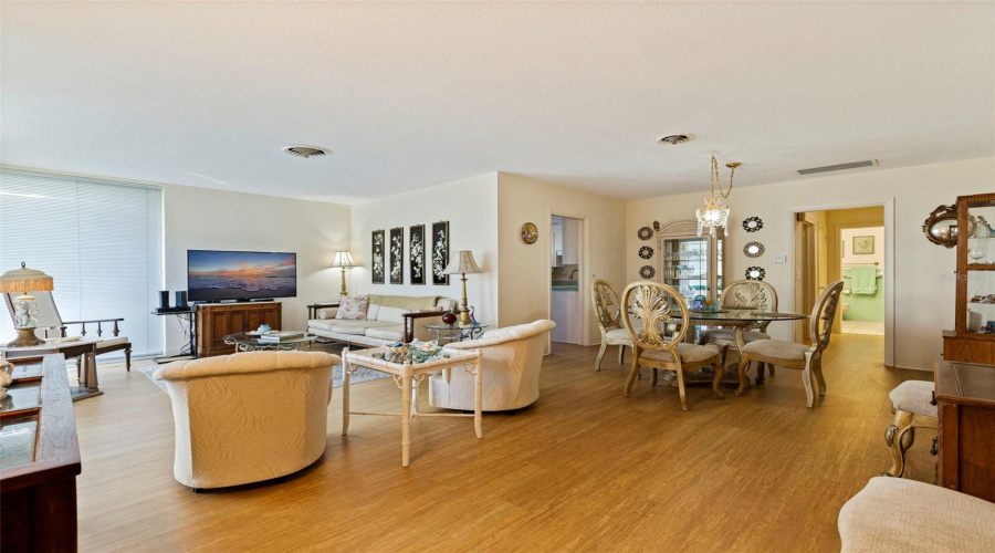 St Petersburg, Florida 33701, 1 Bedroom Bedrooms, ,1 Bathroombathrooms,Residential,For Sale,North Shore,0,Mfrtb8463460