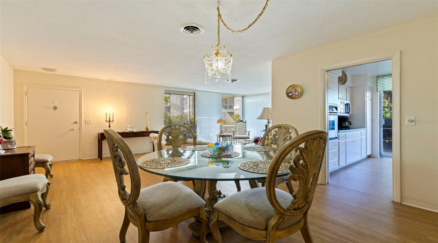 St Petersburg, Florida 33701, 1 Bedroom Bedrooms, ,1 Bathroombathrooms,Residential,For Sale,North Shore,0,Mfrtb8463460