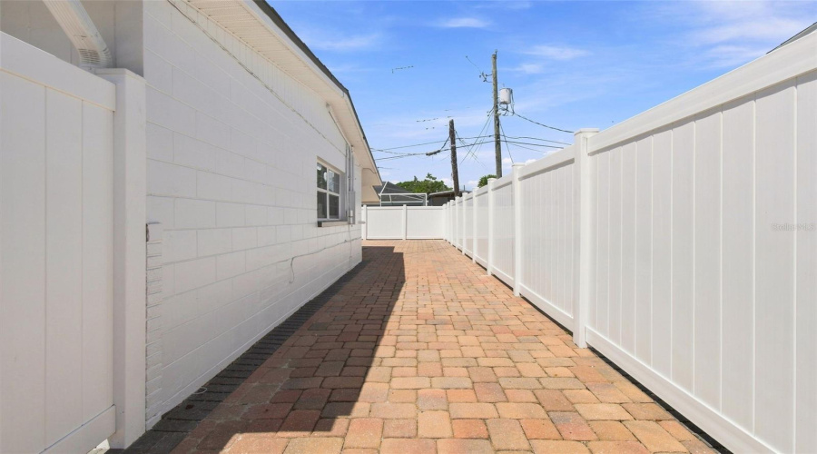Tampa, Florida 33615, 6 Bedroom Bedrooms, ,3 Bathroombathrooms,Residential,For Sale,Ambassador,0,Mfrtb8537925