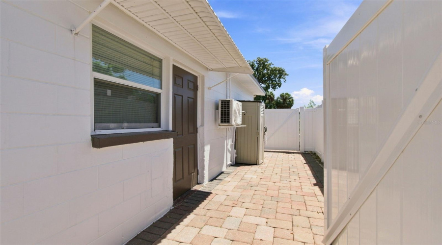 Tampa, Florida 33615, 6 Bedroom Bedrooms, ,3 Bathroombathrooms,Residential,For Sale,Ambassador,0,Mfrtb8537925