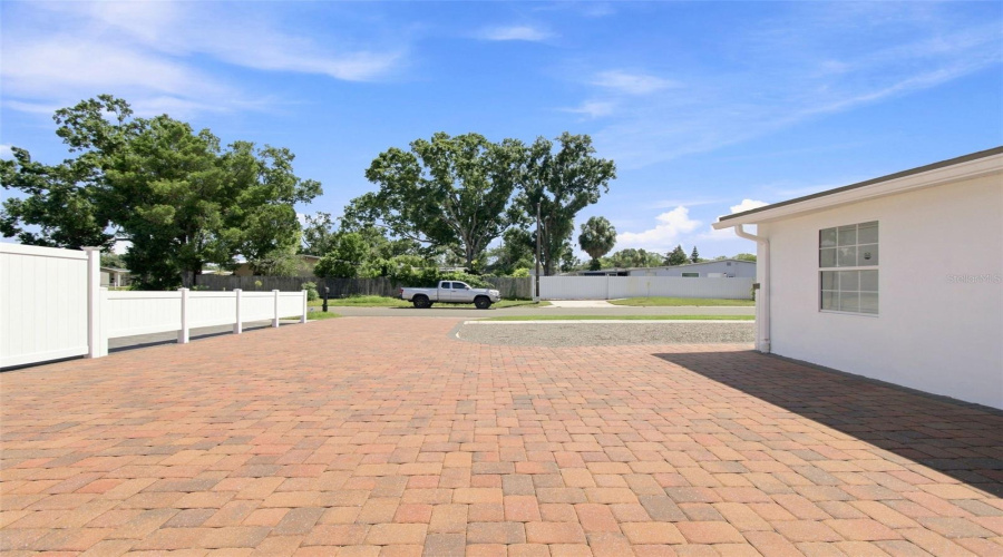 Tampa, Florida 33615, 6 Bedroom Bedrooms, ,3 Bathroombathrooms,Residential,For Sale,Ambassador,0,Mfrtb8537925
