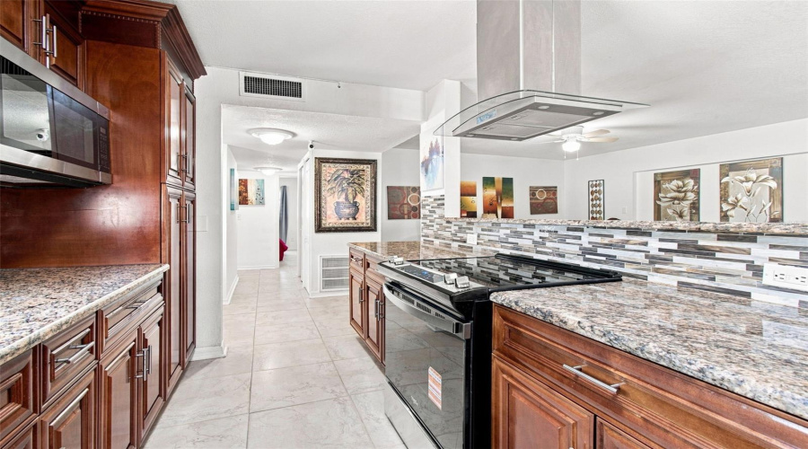 Tampa, Florida 33615, 6 Bedroom Bedrooms, ,3 Bathroombathrooms,Residential,For Sale,Ambassador,0,Mfrtb8537925